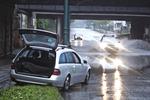 Vand. Trafikken glider igen på vejene i København efter weekendens skybrud i København. 
