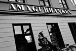 nødlidende. Amagerbankens ledelse skal i dag møde ejerne, som skal tage stilling til overlevelsesplanen. 
