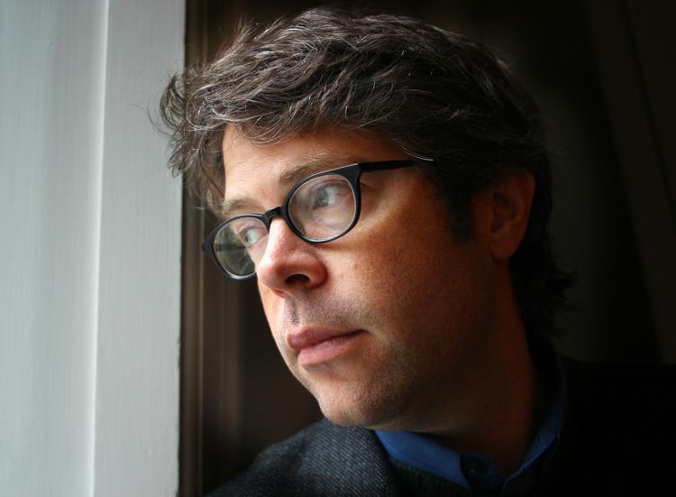 Cover. Jonathan Franzen gør sig klar til at udgive sine længe ventede roman ved at pryde en forside på Time Magazine. 