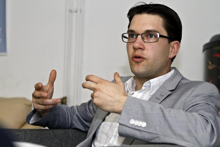 Jimmie Åkesson har siden 2005 været leder af det svenske nationalistparti Sverigesdemokraterne, der i den seneste meningsmåling står til 4,5 procent af de svenske stemmer. 