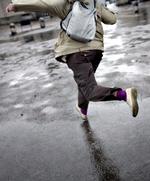 STYRTREGN. Det kommer til at stå ned i stænger i dag, men trods alt bliver det næppe så voldsomt som den regn, mange oplevede i weekenden. 
