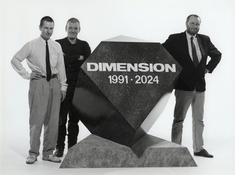 dimension. Lars von Trier, Niels Vørsel og Peter Aalbæk Jensen ved præsentationen af filmprojektet 'Dimension' i 1991. 