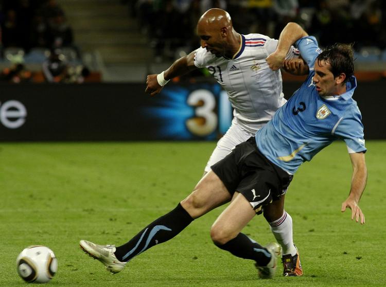 skandale. Nicolas Anelka er fortsat verdens dyreste fodboldspiller på grund af spillerens mange klubskifter for store overgangssummer. Arkivfoto. 