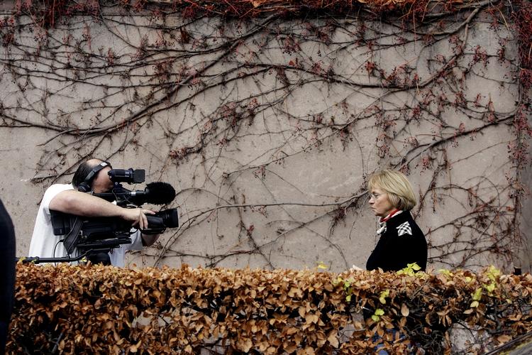 Spin. En ny undersøgelse af politisk tv-journalistik gennem fem valgkampe viser, at DR og TV 2 ikke har nær så meget fokus på politikernes gedulgte motiver, konfliktstof og meningsmålinger, som det ellers ofte er blevet fremført. 