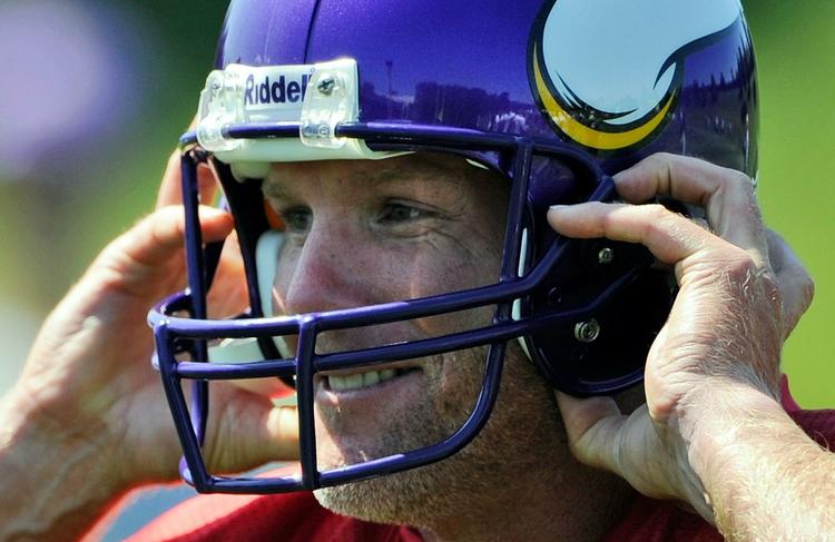 forlænger. Minnesota Vikings quarterback Brett Favre er en af NFL's store ikoner. Arkivfoto. 