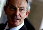 Blodpenge? Med milliondonationen ønsker Tony Blair ifølge eget udsagn »at vise respekt og for at ære de ofre, vore tropper har ydet«. Men kritikerne kalder de 50 millioner kroner for blodpenge med henvisning til, at det var Blair, der som premierminister sendte britiske soldater i krig. 