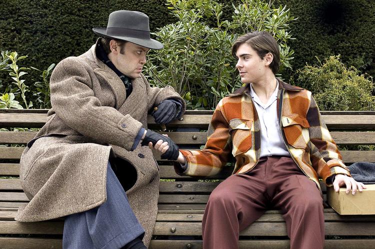 Den britiske skuespiller Christian Mckay (tv.) har før spillet Orson Welles på teatret, men i Richard Linklaters film er han Orson Welles. 