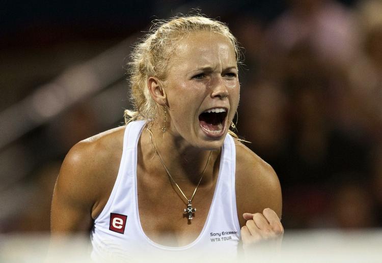 udfordring. Caroline Wozniacki jubler på vej mod sejren i kampen mod Flavia Pennetta. Nu venter en endnu sværere italiensk modstander. 