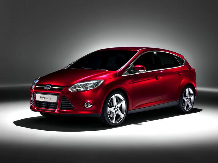 På skrump. Den nuværende Ford Focus kan i dag kun fås i ganske få versioner. Den nye Focus kommer i første kvartal af 2011. 