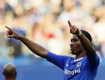 ønsket. Real Madrids manager José Mourinho vil gerne genskabe den magi, han opnåede med Chelseas Didier Drogba på holdet. Arkivfoto. 