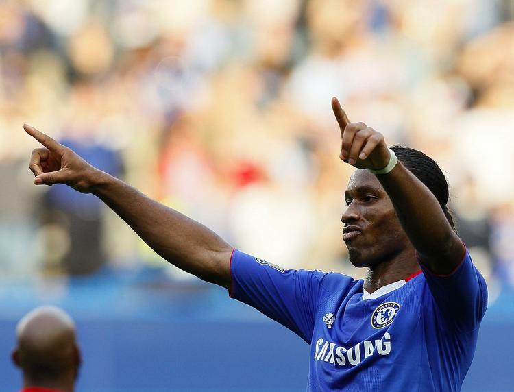ønsket. Real Madrids manager José Mourinho vil gerne genskabe den magi, han opnåede med Chelseas Didier Drogba på holdet. Arkivfoto. 