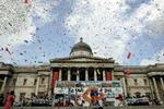 Udstillingsvindue. London er vært for OL 2012 og derfor er Trafalgar Squares kunstbegivenhed hvor forskellige kunstnere laver en udendørs skulptur, der skal stå på pladsen i 18 måneder ekstra attraktiv. 