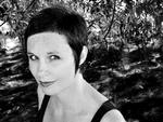 Univers. Sara Stridsberg, som blev hædret med Nordisk Råds Litteraturpris 2007, er aktuel med 'Darling River', en roman, der er »litteratur på tårnhøjt niveau og hudløst som kønsmanifest«. 