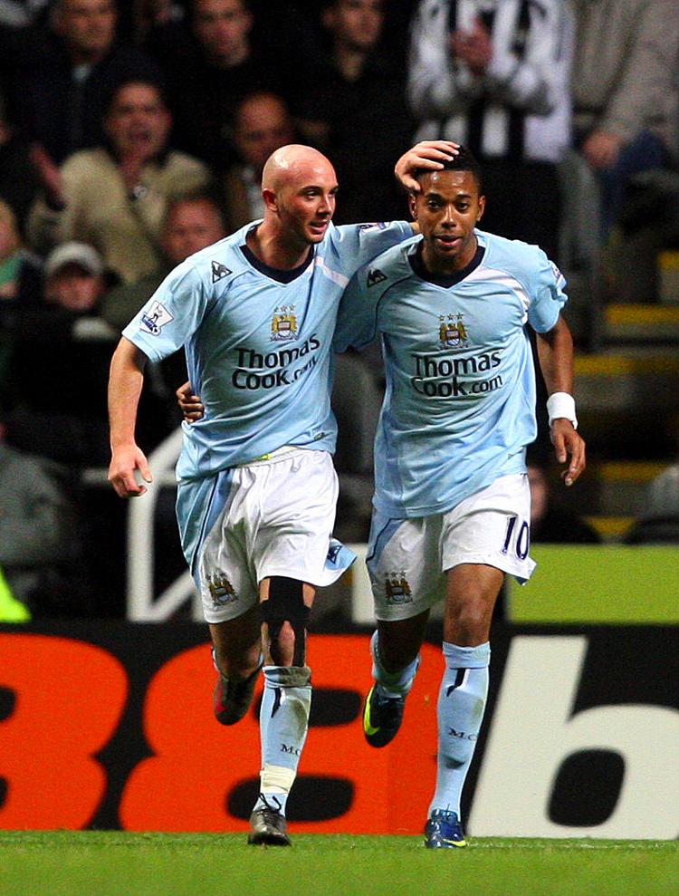 Manchester  Citys Stephen Ireland (tv.) fejrer en scoring sammen med brasilianske Robinho. Foto: Scott Heppell/AP 