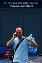 overskud. Manchester City's Stephen Ireland forlader træningsanlægget. Siden har han forladt klubben til fordel for Aston Villa. Arkivfoto. 
