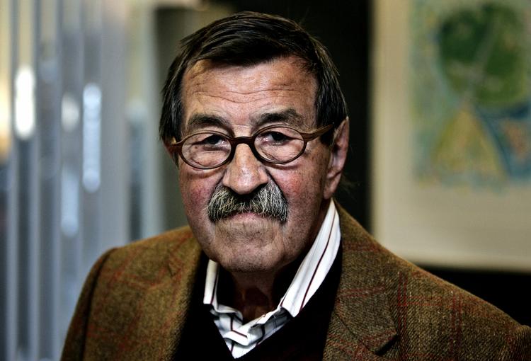 Afslutning. Günter Grass' selvbiografi begyndte med 'Når løget skrælles', der afslørede hans tvivlsomme indsats som soldat i Waffen-SS og anden del, 'Mørkekammerhistorier', var en række familieportrætter, der ikke alle tålte dagens lys. 
