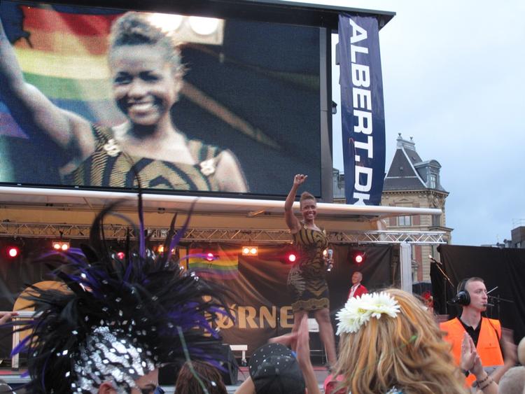Homofest. Ida Corr sparkede festen til Copenhagen Pride på Rådhuspladsen i gang. 