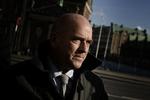 NØDHJLÆLP. »Det har ikke noget med smålighed at gøre. Jeg synes da, det er udmærket, at man hjælper. Det bliver man da nødt til, når pakistanerne ikke gør det selv«, siger Søren Espersen. 