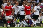 hovedstød. Fulhams Brede Hangeland nåede både at score selvmål og sikre uafgjort i sidste minut mod Manchester United. 