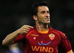 fodboldtræt. Christian Panucci jubler efter en scoring for Roma i 2008. Arkivfoto. 