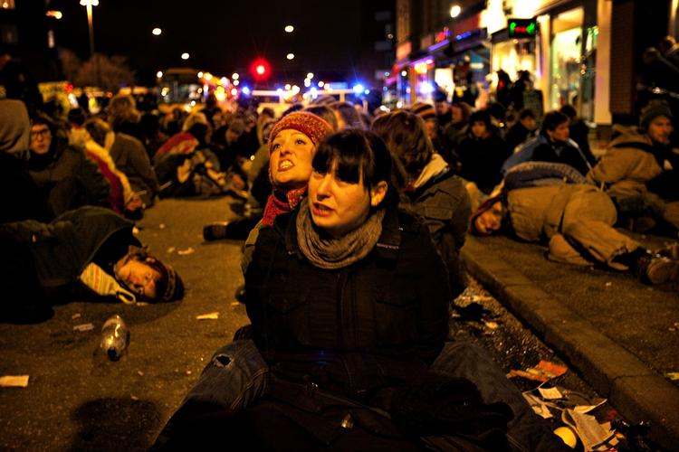 masseanholdelse. Kammeradvokaten afviser kritikken af politiets masseanholdelse under klimatopmødet. 