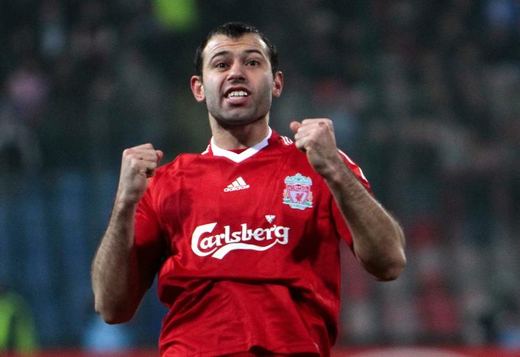 langskud. Javier Mascherano scorede et flot mål for Liverpool mod Unirea. 