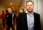 Brud. Ifølge Ekstra Bladet er samarbejdet mellem Simon Lundt Hansen (th.) og bokseren Mikkel Kessler (tv.) fortid. Arkivfoto. 