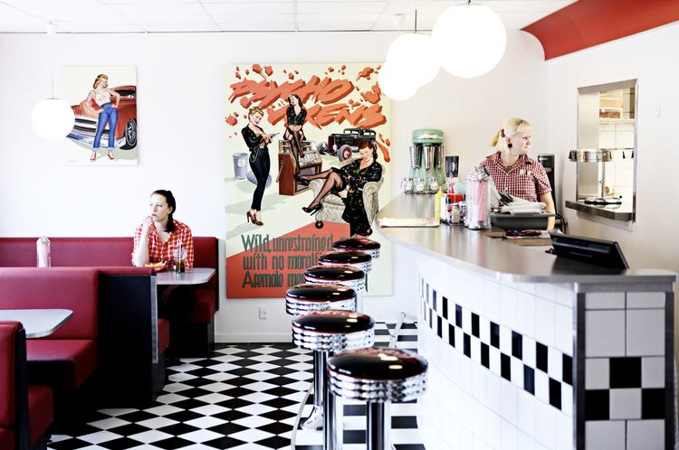 The Dee Diner  er stilren og autentisk 1950'er-amerikansk -  og så er maden  tilmed i orden. Foto: Martin Bubandt 