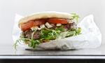 Burgersultne gæster strømmede til Istedgade tirsdag, men mange måtte gå sultne hjem. 