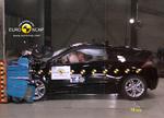 Den lille hybrid-Honda klarer crashtesten meget flot, og bekymringer om sikkerhedssvigt på grund af ny hybridteknik er gjort til skamme. Særlig fint er det, at også hovedstøtterne er velkonstruerede, siger FDM. 