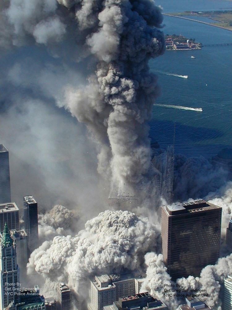 frygt. Tidligere kunne man frit støtte diktatorer som Mao og Stalin uden at risikere straf, understreger Peter Høilund, der mener, at situationen har ændret sig meget siden flyangrebene den 11 september i New York. 