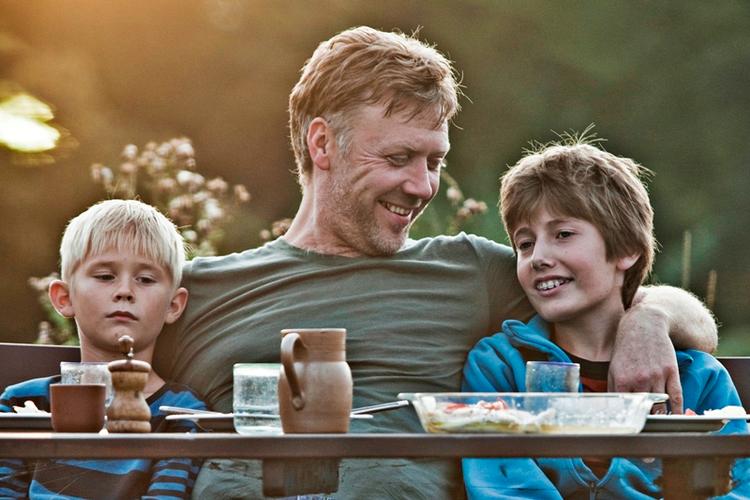 Hævnen. Svenske Mikael Persbrandt spiller den mandlige hovedrolle i Susanne Biers nye film. Pr-foto. 