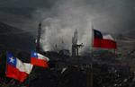redningsaktion. Borearbejdet er i gang ved den kollapsede guld- og kobbermine i det nordlige Chile. Der skal etableres en ny tunnel, før de 33 indespærrede igen kan se dagens lys. Der vil formentlig gå op til 120 dage, inden den nye tunnel er klar. 