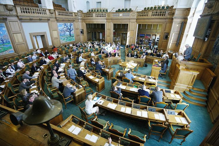 The government's recovery package went through Parliament in mid-June 2010 in an extraordinary session. Archive. 