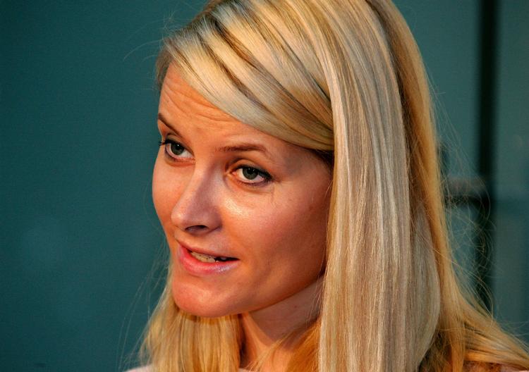 Ups. Kronprinsesse Mette-Marit deltog ifølge Billed-Bladet i det royale græske bryllup i går. I virkelighedens verden meldte hun afbud. Arkivfoto. 