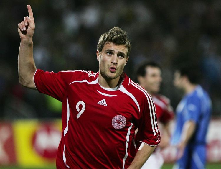 dobbelt-scoring. Morten Skoubo efter en scoring på landsholdet i 2006 mod Israel. Danskeren er nu ved at være i målform igen i Holland. Arkivfoto. 