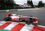 sejrherre. Lewis Hamilton kører gennem det belgiske landskab på vejen mod den samlede grandprix-føring. 