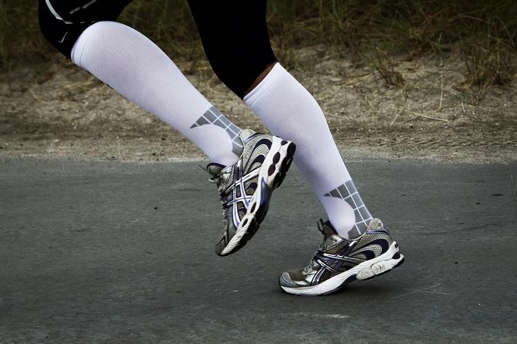 Kompressionsstrømperne er bedømt på pasform på fod, pasform på læg, temperatur/svedtransport, øget udholdenhed, effekt under restitution og den generelle oplevelse. 