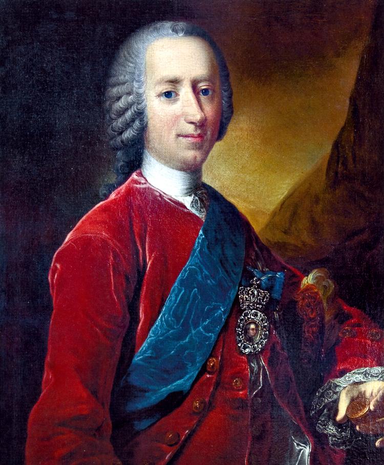 Velklædt. Adam Gottlob Moltke (1710 - 92), malet 1760 af Pilo »på sin karrieres højde«, som der står i bogen. 