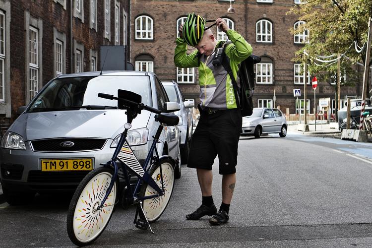 Cykelbuddet Peter Hoffman dumper bycyklen i test. 