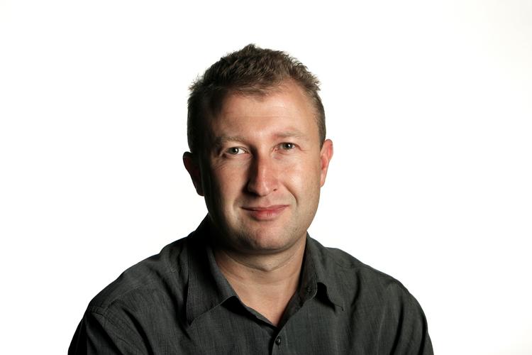 Marcus Rubin er uddannet advokat og tidligere ansat som fuldmægtig ved Udenrigsministeriet. 