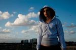 Katie Jarvis i hovedrollen som 15-årige Mia i Andrea Arnolds socialrealistiske drama 'Fish Tank'. Foto fra filmen 