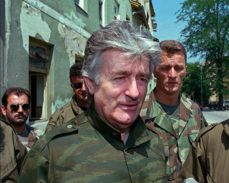 anklaget. Lederen af de bosniske serbere, Radovan Karadzic er anklaget for folkemord og forbrydelser mod menneskeheden. 