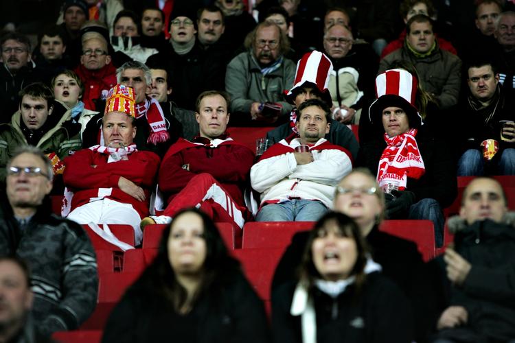 Kedeligt. Island siger åbenbart ikke danske fodboldtilskuere ret meget. Kun 15.000 billetter er solgt til næste uges kamp i Parken. Arkivfoto. 
