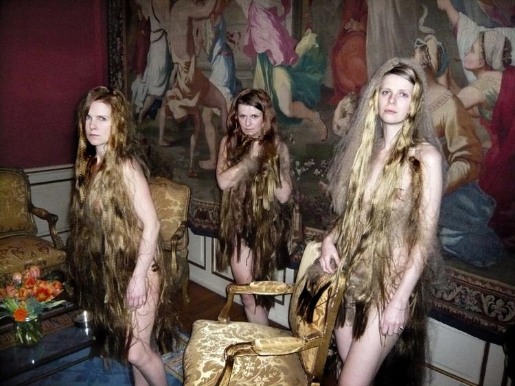 Golden Days har været et tilløbsstykke i år. Blandt andet har historisk interesserede kunne deltage i fire salonaftener på Københavns Museum på Vesterbro, hvor programmet bød på artisteri, absintsmagning, værdidebat, hundekunster og parykpåsætning. 