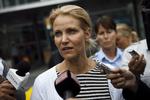 Forsvarsposition. Helle Thorning-Schmidt afbrød sin sommerferie og vendte hjem for at forsvare sig mod skatteanklagerne mod hende og hendes mand, Stephen Kinnock. 