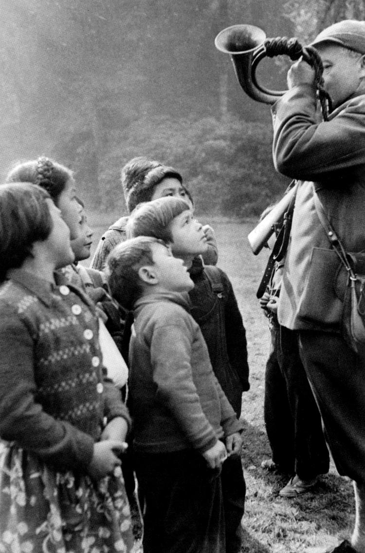 Børnene. De udvalgte børn begyndte den danske tilværelse på Fedgaarden ved Fakse. Initiativtager til genopdragelsesrejsen var Red Barnet. 