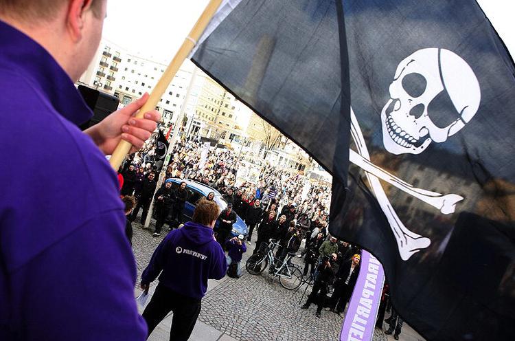 Det svenske piratparti fik et fremragende debutvalg til Europaparlamentet og sikrede sig et mandat. 