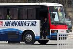 kapring. En afsat politibetjent kaprede 23 august en bus med turister fra Hongkong. Gerningsmanden døde efter han havde taget livet af otte af sine gidsler. 