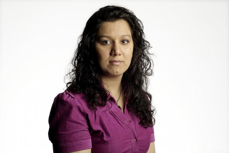 Chikane. Politiken og TV2's journalist Simi Jan  har problemer med at få visum til Pakistan. 
